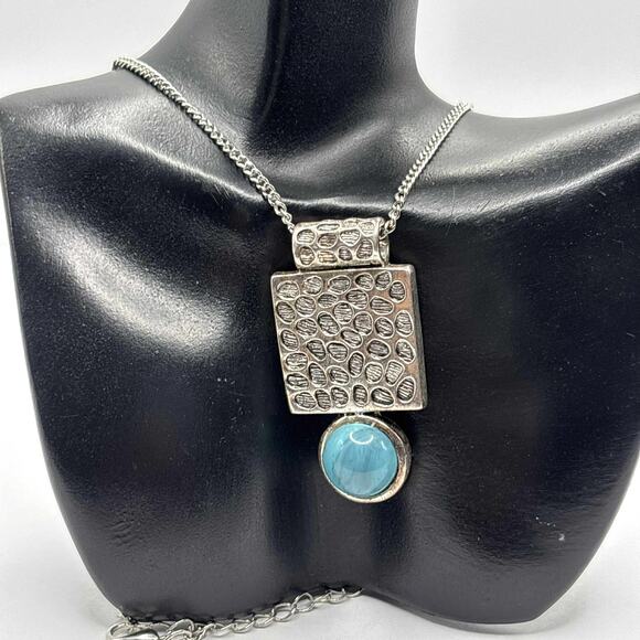 Turquoise Western Necklace - Picture 1 of 3